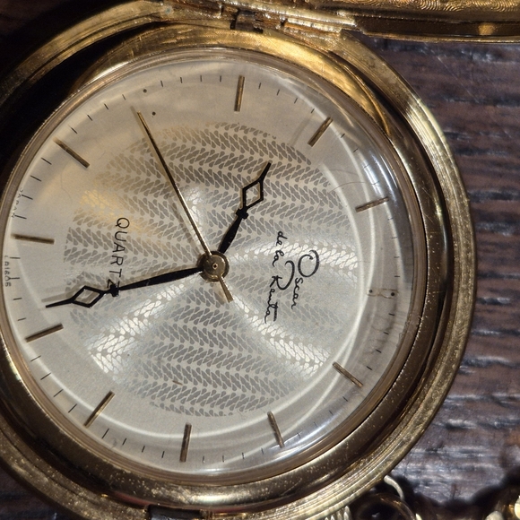 Oscar De La Renta Pocket Watch - Picture 9 of 12